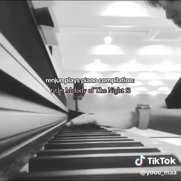 Renjun's Incredible Piano Skills Compilation