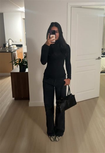 Casual Dinner Outfit Ideas with Snakeskin Boots