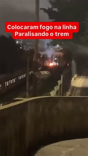 Gazeta Penhense on Instagram: "Colocaram fogo na linha do trem paralisando e enquanto isso outras manifestações na av. Gabriela Mistral e na Marginal Tietê. A polícia e bombeiros estão na região A Penha vem sofrendo com isso no entorno da futura estação do Metrô. Região precisa urgente de mais policiamento e segurança #polícia #segurança #penha #trem #reels @subpenha @consegpenha_oficial @pmesp @metrospoficial"