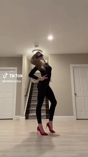 Drop It Challenge: Extreme Flexibility & Heels Dance