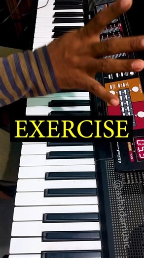 ಹೀಗೆ ನುಡಿಸಿ ಸಾಕು | Experts Tricks | Harmonium | Keyboard | Piano #shorts
