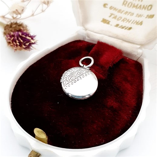 Vintage Round Sterling Silver Locket Pendant: Foliate Etched Small Design - Etsy