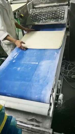 Full automatic pastry dough sheeter with automatic roller