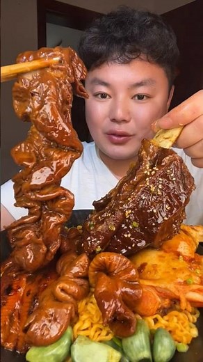 Eating meat in big bites is very satisfying 😋Crunch & Chill Mukbang #shortvideo #chinesefood #美食吃播
