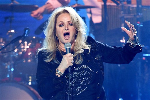 Bonnie Tyler in induced coma after emergency intestinal surgery