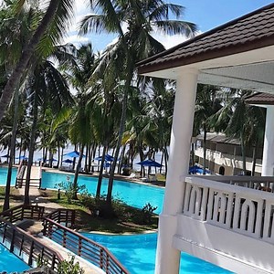 20 reactions · 4 comments | Views That Inspire!Chase The Breeze,Escape The Ordinary #totravelistolive #beach  | PrideInn Flamingo Beach Resort & Spa | Facebook