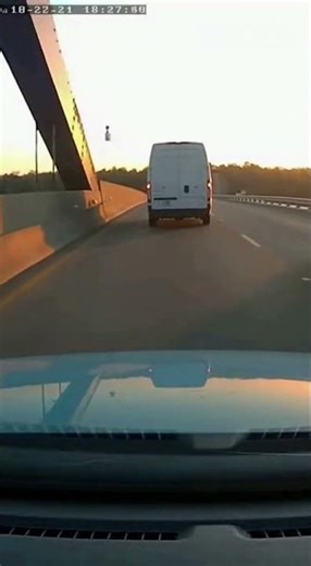 20 ton tanker brake failure downhill - real physics #Dashcam #Physics #Highway #Viral