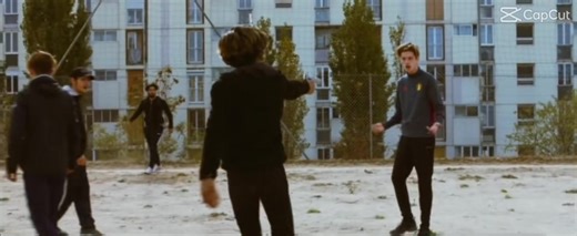 Vidéos de Djoulian_6k61 (@djoulian_6k6) avec son original - zabuzaafann