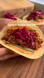 Spicy Gochujang Tuna Tacos 🌮 an easy 15 minute recipe, with a sriracha & chive spicy mayo and sliced cucumber base, gochujang spicy tuna filling & pickled red cabbage on top! It’s healthy, high protein & great for a tasty quick midweek dinner! Save the recipe below (serves 2): Macros per portion (3 tacos): 407 cals, 33g P, 48g C, 8g F 🔸 Spicy Mayonnaise Ingredients: 3tbsp @hellmannsuk lighter than light mayonnaise 1tbsp sriracha Squeeze of lime juice 1tsp chives 🔸 Gochujang Tuna Ingredients: 