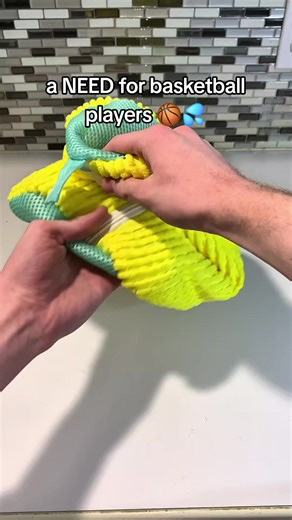 the best way to keeo your shoes healthy 🏀 #basketballshoes #shoes #shoewash #washing #washer