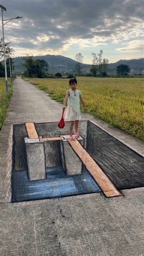 3D Drawing on the Road by civil engineering artist. #3ddrawing #civilengineering