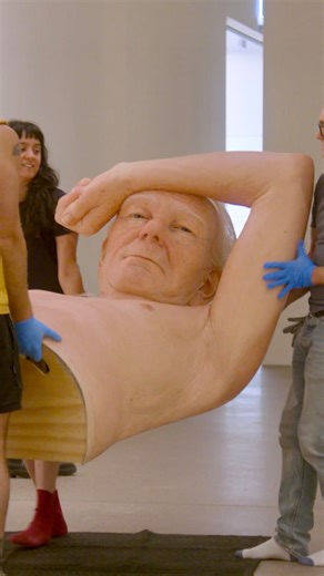 StreetArtGlobe ™ 😱 on Instagram: "Ever wonder how a Ron Mueck sculpture comes to life? 🤷🏽‍♂️🤔 To celebrate @artgalleryofnsw’s latest exhibition ‘Ron Mueck: Encounter’, we watch the sculpture ‘Couple Under an Umbrella’ being assembled from start to finish… with a cameo from Ron himself! ⛱️🤯 Pretty cool, hey? 🤷🏽‍♂️ ——— Installation view of Ron Mueck ‘Couple Under an Umbrella’ 2013, Giverny Capital Collection, Montreal © Ron Mueck, Video production © Art Gallery of New South Wales"