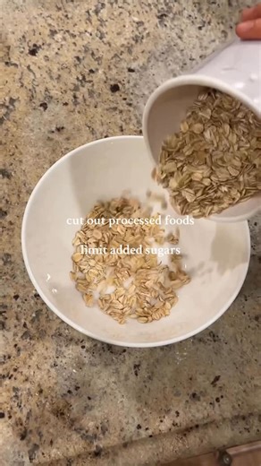 Valentina 𓃨 on Instagram: "snatched girl secrets: the flat stomach + small waist formula it’s not extremes. it’s habits. • limit processed foods that keep you bloated and inflamed • prioritize whole, simple meals you actually enjoy • lift weights to build shape and tighten your waist • fuel your body instead of skipping meals • choose home-cooked food more often than fast food this is how you get toned, energized, and snatched without obsessing or burning out. so babe if you want a clear plan t