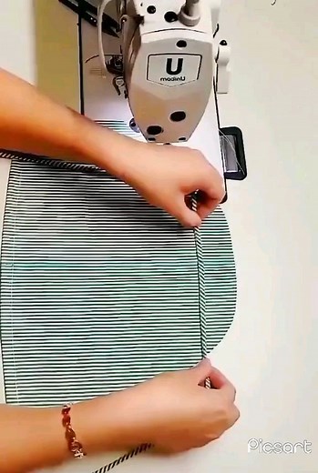 Moldes De Costura ✂️ on Instagram: "Pega esse tutorial 😍 Leia a descrição ⤵️ 🧵 Quer Receber Mais de 300 Moldes Prontos Em PDF? São Centenas de Modelos, Um Mais Lindo Que o Outro e Com Preço Promocional De 197,00 por Apenas 67,00 (Preço Por Tempo Limitado) 👉 Clique no link Azul do nosso perfil para adquirir os moldes na promoção @moldes.de.costura 🧵 As Melhores Máquinas e Acessórios de Costura Você Encontra Nas Lojas dos Nossos Parceiros ( Link na Bio ) #costurices #tecidosexclusivos #dicad