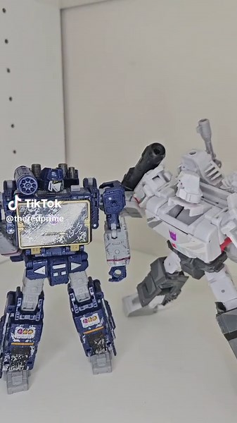 Drunk Megatron is Funny #transformers #slagpost #g1 #funny #megatron #soundwave #penguinsofmadagascar #meme #fyp @Prime Lagann @Decepticon Grindor @Grimlock 🇵🇸 ✝️ @Flurry 🎀 🇵🇸 @ZeroFaiz