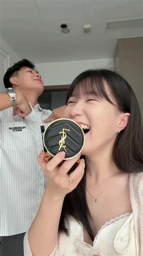 Rồi bít rồiii, bít là ai mua cushion YSL cho rồi =))) #changhiu #couple