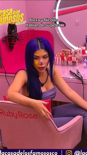 Alexa Torrex on Instagram: "Este par un día están bien y un día están mal 😂😂"