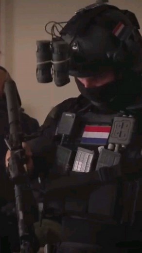 19K views · 68 reactions | BSB en mariniers tijdens de zogeheten Non-combatant evacuation operation (NEO) in Soedan | Arrestatieteam NL | Facebook