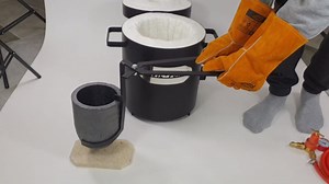 DEVIL-FORGE Propane Furnace FB2Mb Full Kit - 10Kg, Crucible, Tongs, Heat Resistant Gloves, 1 DFC Burner (180.000 BTU) Foundry Jewelers Metalsmiths Refiners 2642°F/1450°C Brass Copper Bronze Silver etc