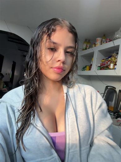 Videos de fefi (@_estefani_f) con “Amigos Con Privilegios - Zyron & Ñengo Flow”