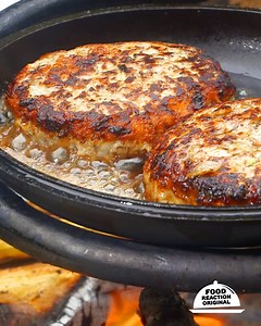 Enormous Chicken Burger | Food Reaction