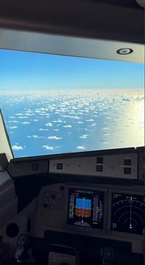 Etihad A380 — Cockpit View Over Pacific Ocean
