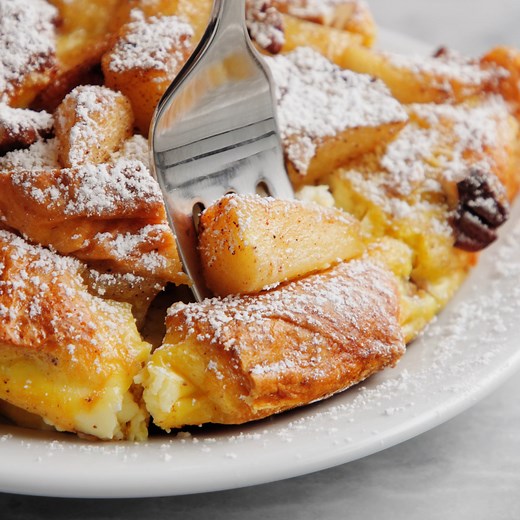 Overnight Cinnamon Apple French Toast Bake - Prepare the night before! Soaked in maple syrup, tender cinnamon apples topped with toasted pecans. SO GOOD. RECIPE: https://damndelicious.net/2019/11/02/overnight-cinnamon-apple-french-toast-bake/ | Damn Delicious