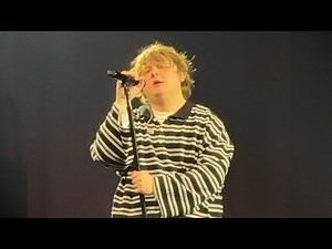 Lewis Capaldi performing Someone You Loved live at MSG