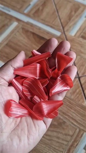 "Trash to Treasure: 5 Amazing DIY Projects from Recycled Materials"