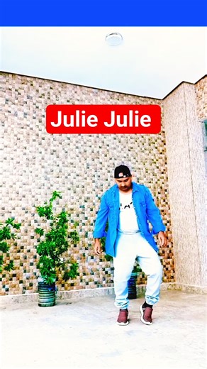 Julie Julie shorts video Dance Entertainment Bollywood Hindi Songs