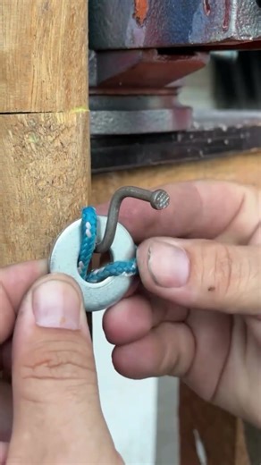 the process of tying the rope on the ring quickly #shortvideo
