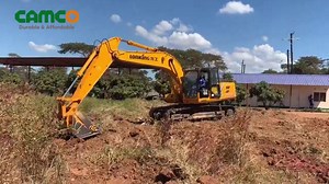 A Direct Look at the Training Site of CAMCO College: ✅ Precise Operation of the Excavator: Learning to adjust the angle of the bucket and carry out earthwork transportation. The instructor provides hands-on teaching of the secrets to "stable, accurate, and fast" operation! 🛠 Why Choose CAMCO College? Industry-level equipment, simulated scenes of real construction sites, and enterprise-certified assessment standards - we enhance your professional competitiveness! | CAMCO College