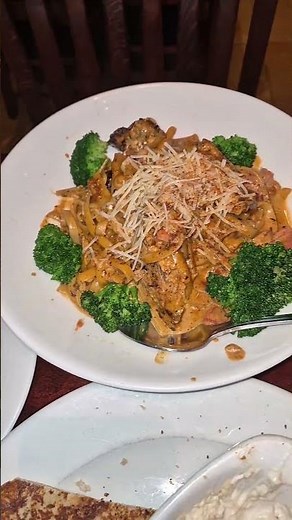Village Tavern – Winston-SalemBeautiful Atmosphere • Honest Review • 6/10 Experience
