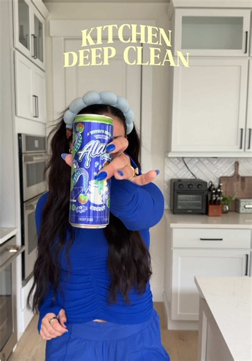 that fridge 🫣🫣 MUCH BETTER!!! 👏🏼🫧🧼 #clean #cleaningvlog #cleanwithme #home #lifestyle