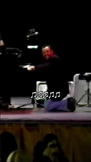 The world needs to see 4-year-old Billy Joel playing piano 😆 🎹
