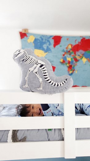 17 comments | Like an elusive wild pokemon. 藍殺 Special stuffed animals are a tradition from my mom, who would let me sleep with a giant stuffed lion any time I had a nightmare. Now my kids have similar ones- ones that come out when they are scared, sick, etc- and one that stops by only when their room is clean. 藍藍 . . . . . #momhacks #haha #choresforkids #growingup #parenthood | just.another.manic.mama | Facebook