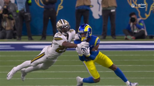 HIGHLIGHTS: Rams QB Matthew Stafford throws a pinpoint pass to WR Demarcus Robinson for a 16-yard gain against the Saints