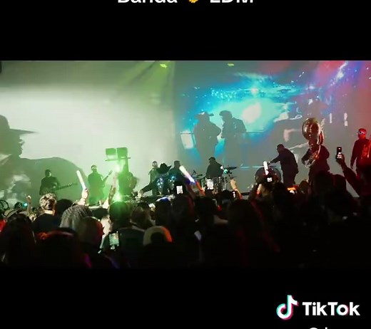 This was a dream come true, thank you to my entire team for making this happen, thank you to my band, who had the patience and insane talent to make this a reality, thank you to my wife , my production team and thank you all for coming to experience the celebration !!!! i hope you guys enjoy BOTAS Y RAVE!!!! #newmusic