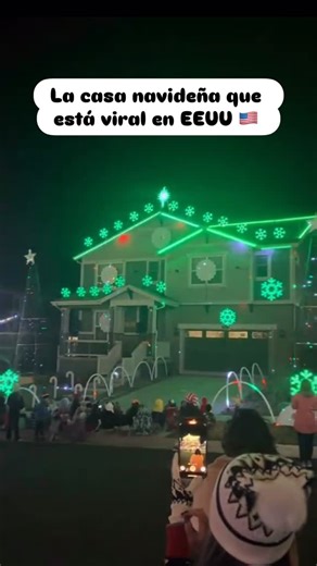 Arturo en Texas on Instagram: "La casa navideña que está viral en EEUU 🇺🇸🤩"