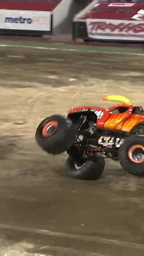 One of the craziest saves EVER 💯 #monsterjam #monstertruck #truck #motorsport #fullsend #fyp