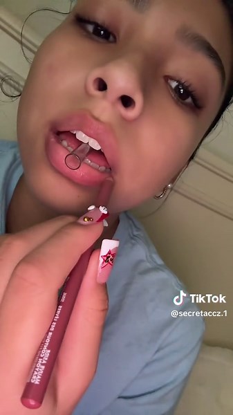 Lip Liner Tips for Perfectly Defined Lips