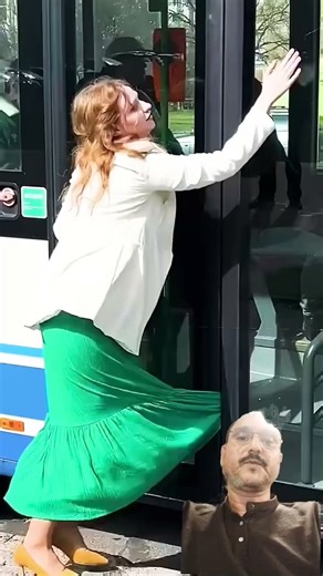 Dress mishap on bus: kind stranger saves the day #shorts#subscribe my YouTube channel