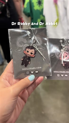Hands down best PR Comic Con find, a Dr Robby and Dr Abbot keychain 😍 #thepitt #drrobby #drabbot #michaelrobinavitch