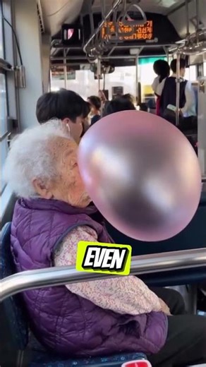 This Grandma Blew The Biggest Bubble Gum 😳 (@mz_aiiiii/IG)