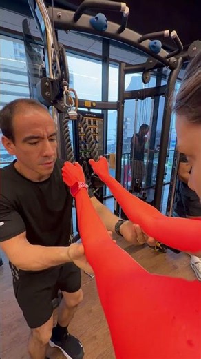 La técnica correcta del cable pullover para una espalda más ancha 🔥💪