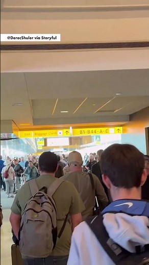 Power Outage Paralyzes Denver Airport as Crowds Flood Concourses #shorts