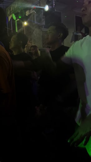 #90sthrowback #90smusic #tiktokph #batang90s #batang90smemories #90s #90skids #foryou #fy #90sbaby #streetparty #throwbacksongs #throwback #fypシ゚viral #90sdance #90shits #danceawesome #90srewind #remix #vengaboys