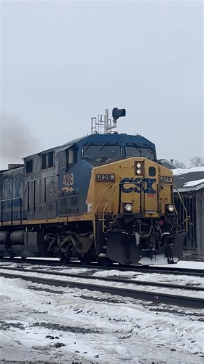 CSX AC44CW #428 Leads M363 With A MAC And A Bad Order Railcar Up Front!