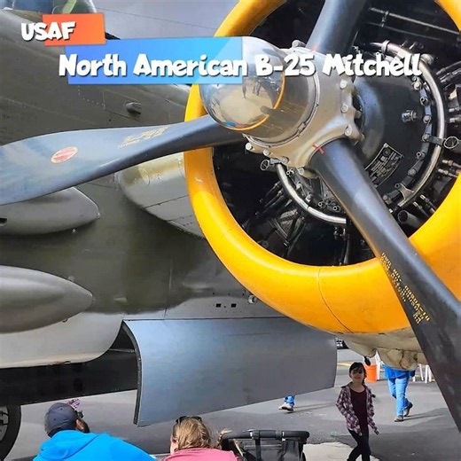 Camina al Rededor del Avion Bombardero B-25 Mitchell de la Segunda Guerra #aviación #historia