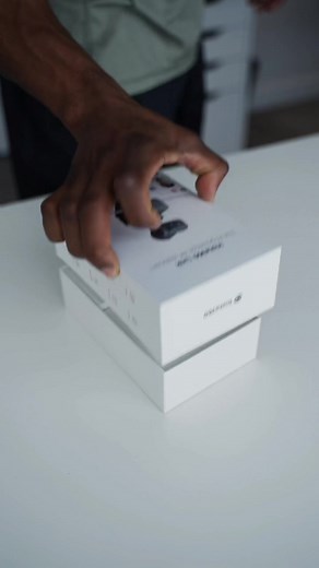 The new @insta360_official Link 4K webcam is probably the best I’ve come across this year. Super portable and comes with some pretty unique features like - AI Tracking - DeskView Mode - Portrait Mode - Overhead Mode There’s other features but I’ll leave those for my review video which will be posted to the YT channel. . #insta360 #insta360link #webcam #aitracking #deskview #deskaccessories #desksetup #desktour #deskgoals #deskgoals #deskaesthetic #deskorganization #workspace